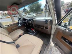 تويوتا لاند كروزر 70 بيك اب